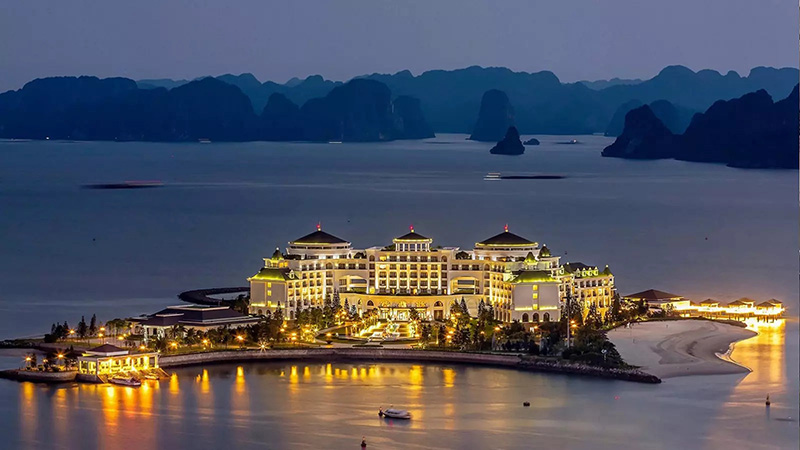 where to stay in halong